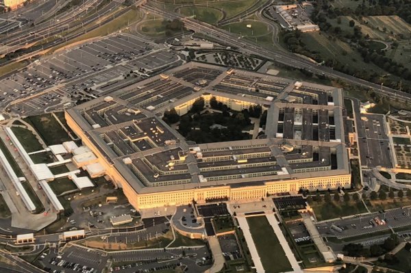 股查查 特朗普认清现实? 下令五角大楼转向: 不再紧盯中国, 先保美国本土