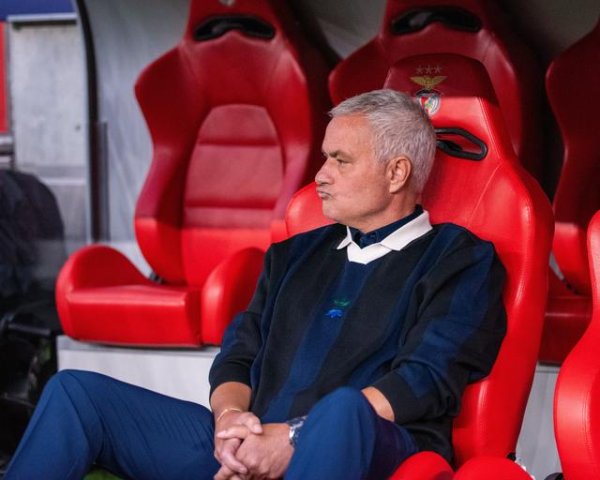 天津配资大本营 记者：穆里尼奥接受只签到赛季末的合同，且大幅降低自己的薪水